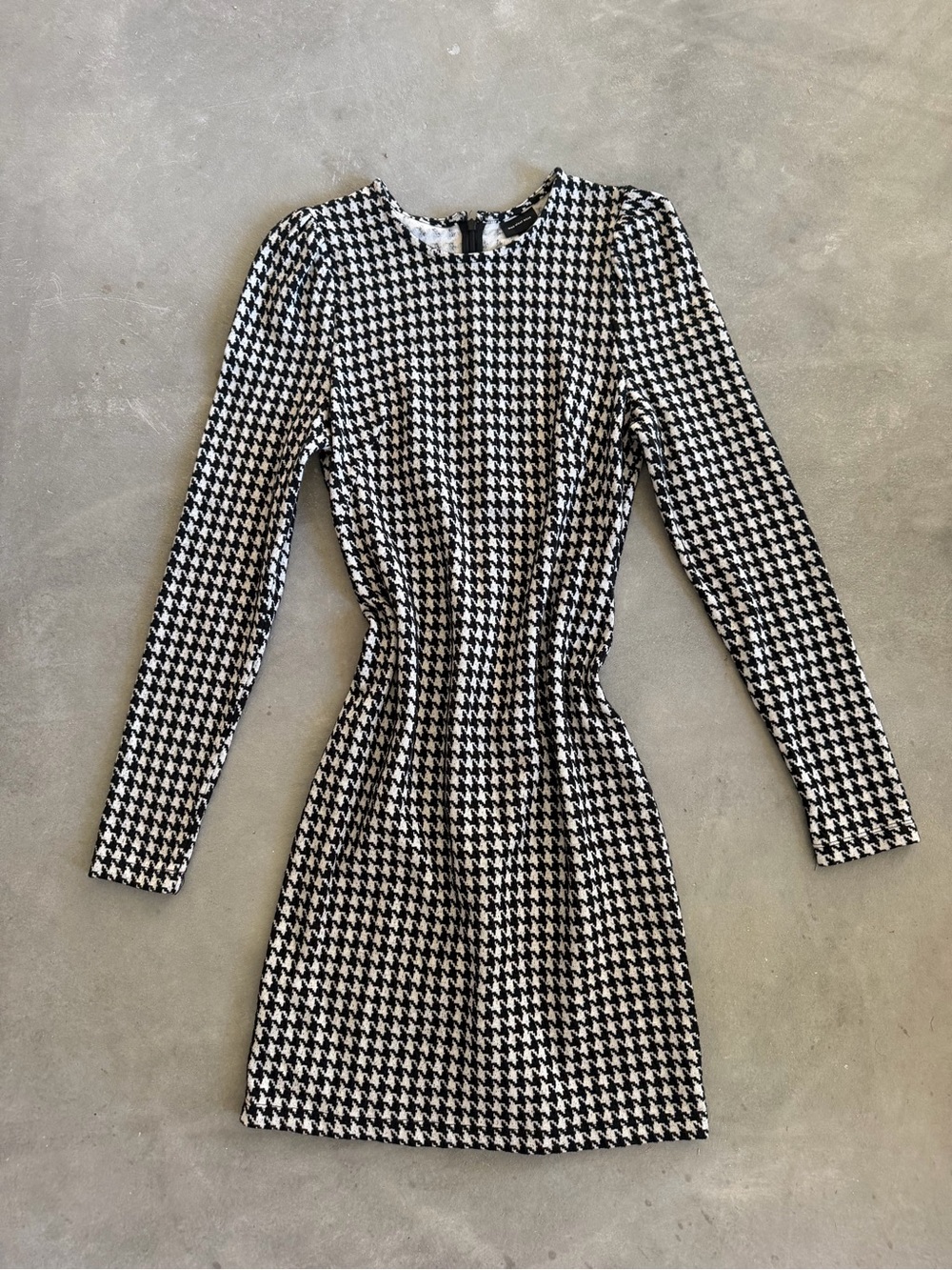 Who What Wear Black and White Houndstooth Long Sleeve Dress